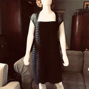 CONNECTED APPAREL Ladies dress Sz 16 Black Sleeveless but covers shoulders nice.